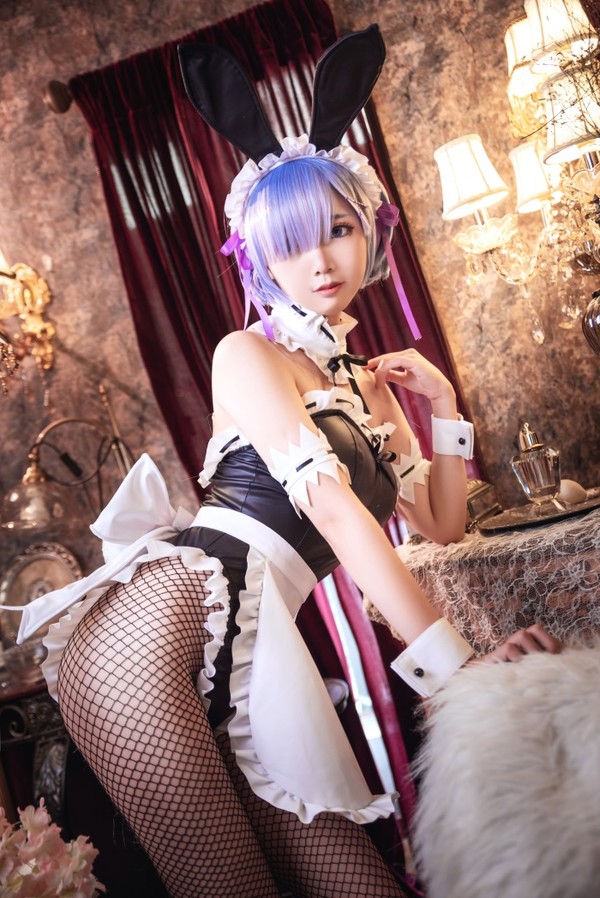 人气Coser@面饼仙儿 网袜蕾姆 [27P/328MB]