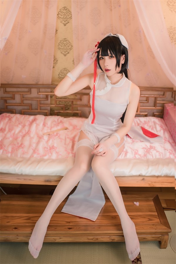 网红Coser@拼音拼嘤嘤 高雄旗袍 [17P/152MB]