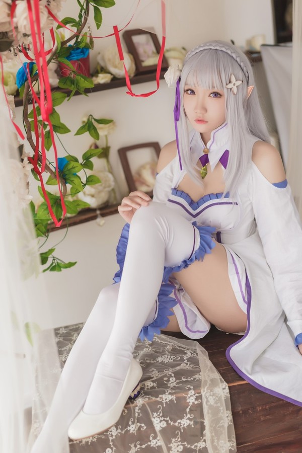 网红Coser@瓜希酱 艾米莉亚 [16P/60MB]