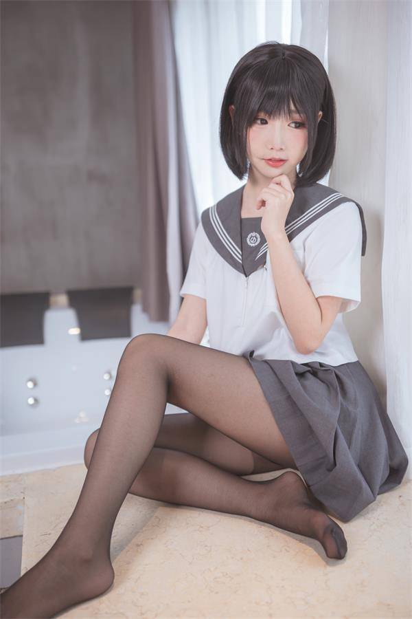 [Cosplay]面饼仙儿 – 脑内少女 黑丝JK[25P/237M]